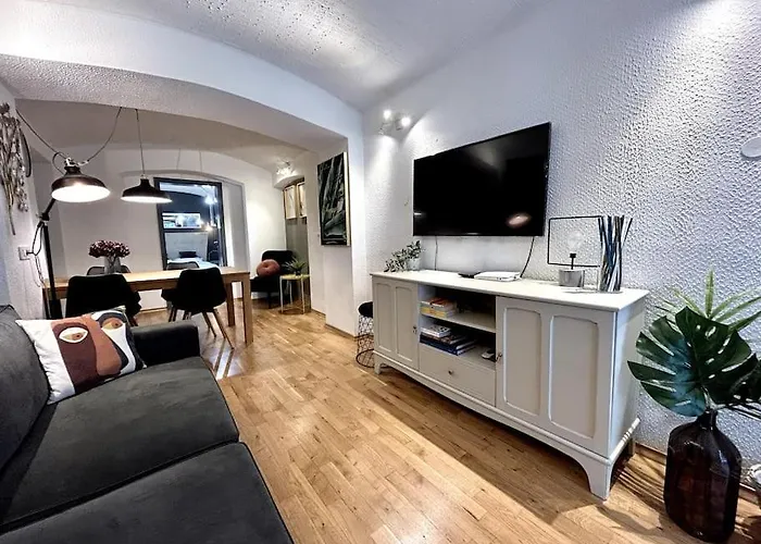 Charming Appartment 3-Min Walk To Old Town - Free Parking