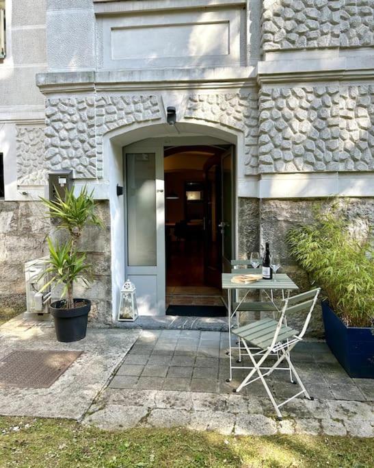 Charming 3-min Walk To Old Town - Free Parking Appartement